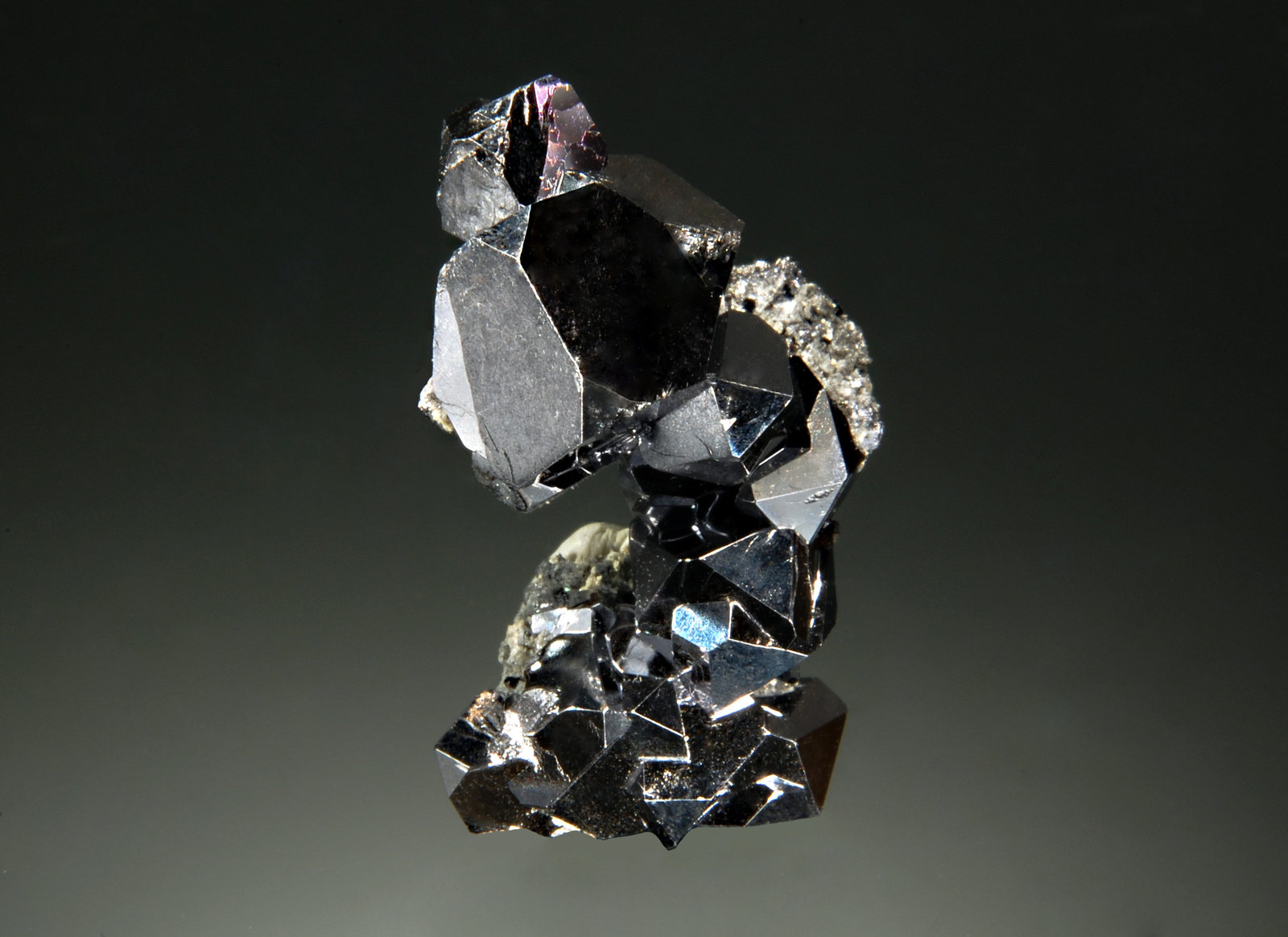 Galena
1.9 x 2.5 cm
(Autor: Michael Shaw)