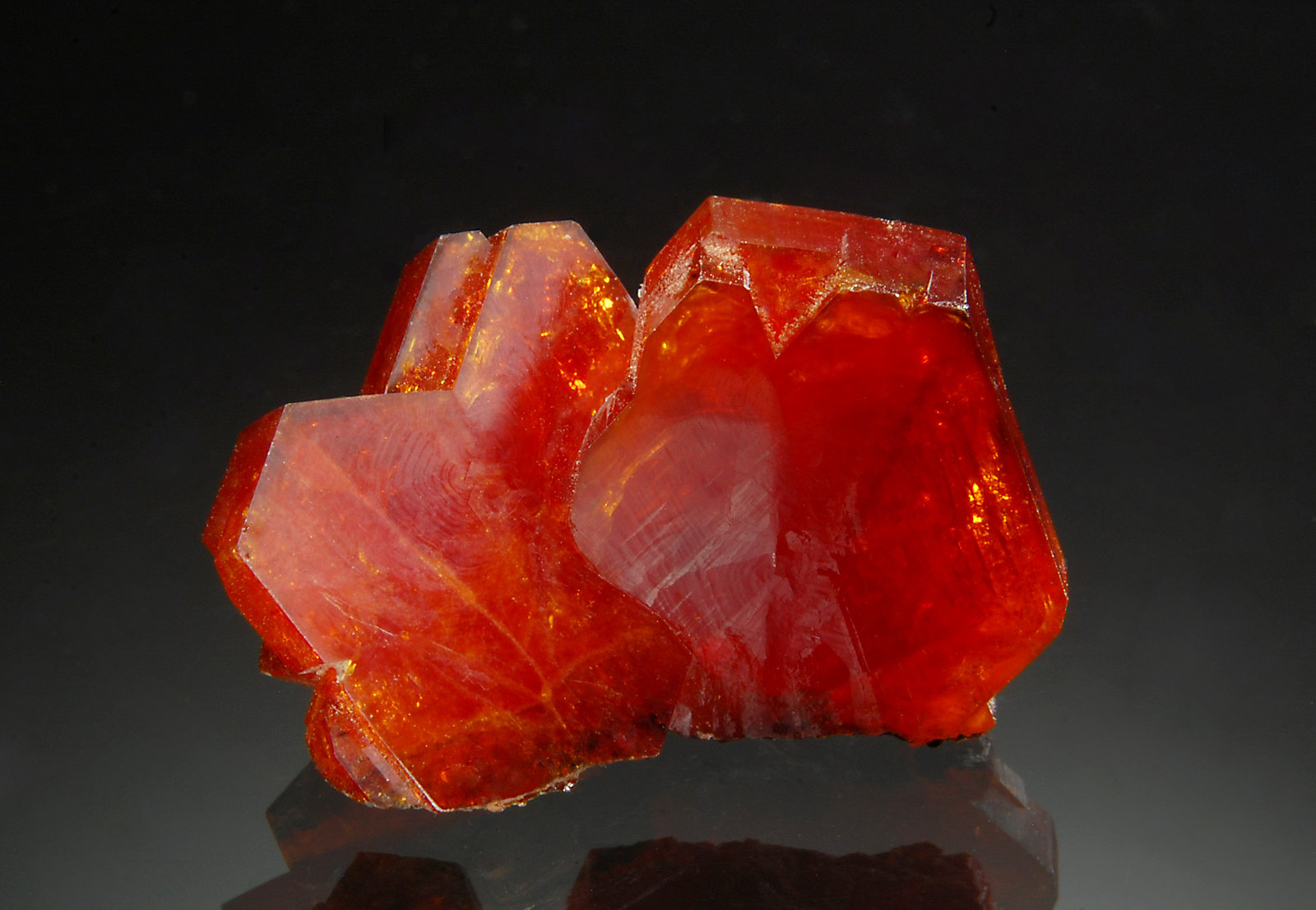 Vanadinite
1.6 x 2.4 cm
(Autor: Michael Shaw)