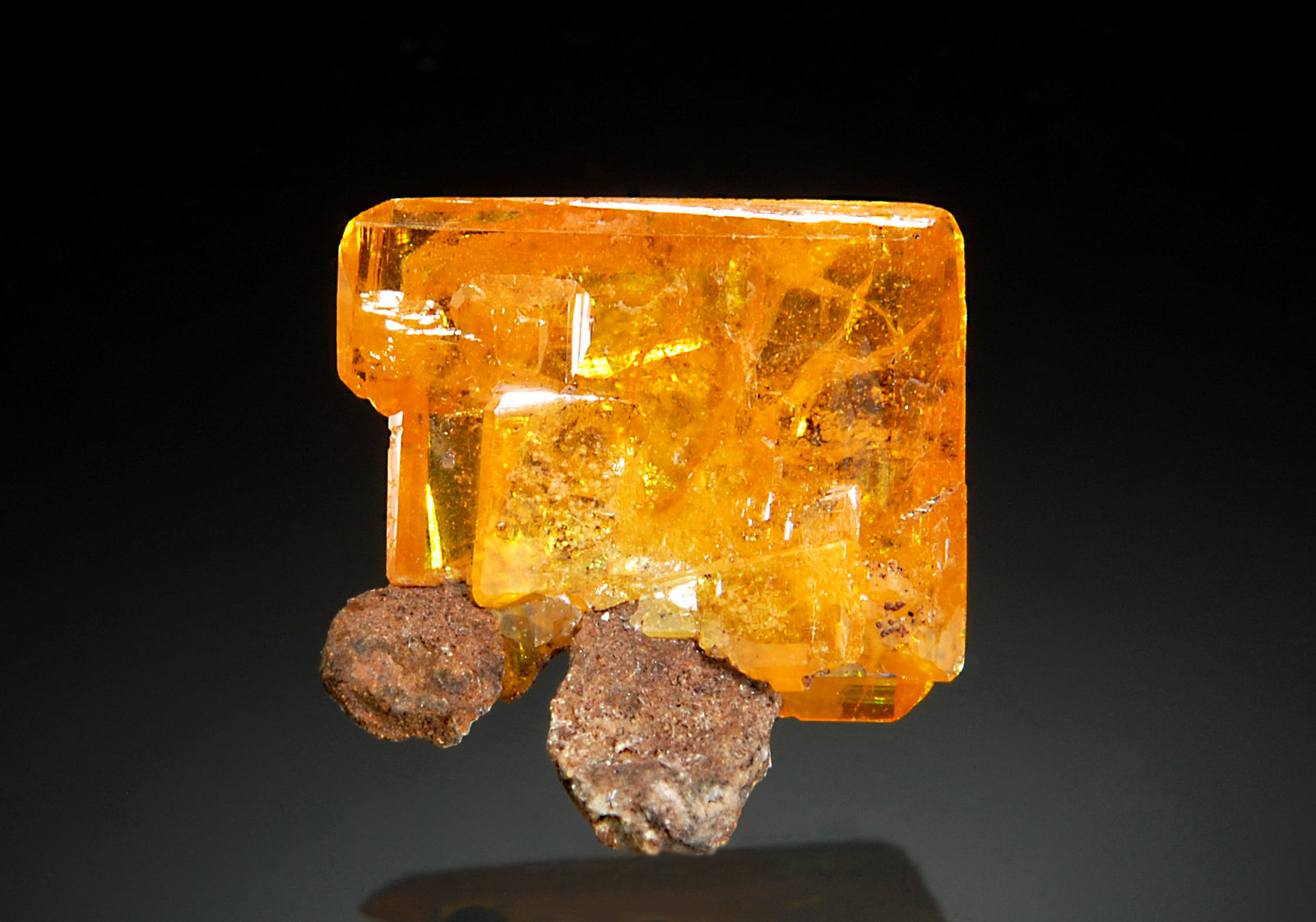 Wulfenite
1.9 x 2.0 cm
(Autor: Michael Shaw)