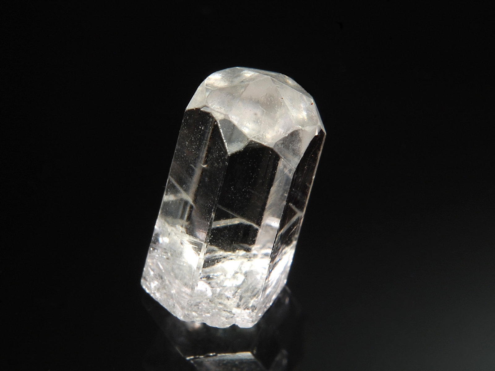 Phenakite
1.0 x 1.7 cm
(Autor: Michael Shaw)