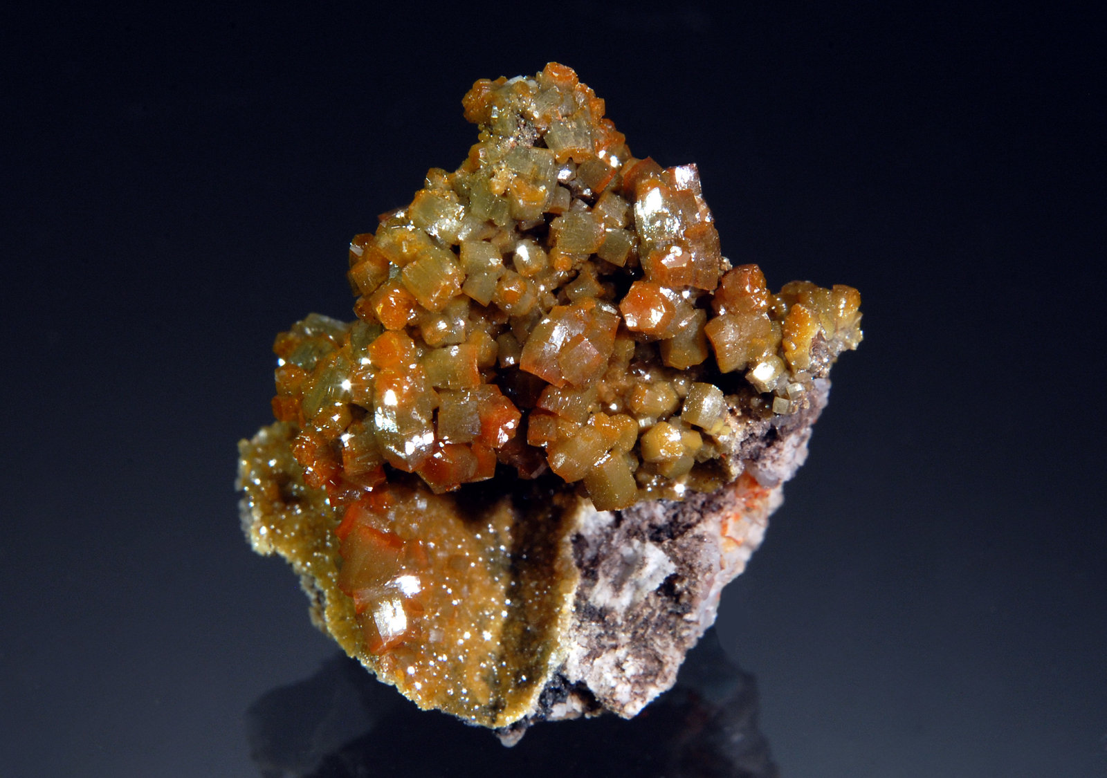 Vanadinite
2.3 x 2.6 cm
(Autor: Michael Shaw)