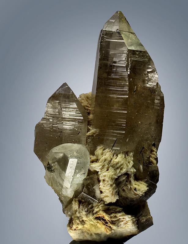 Topaz on Smoky Quartz, Albite and Schorl
12 cm
(Autor: Gerhard Brandstetter)