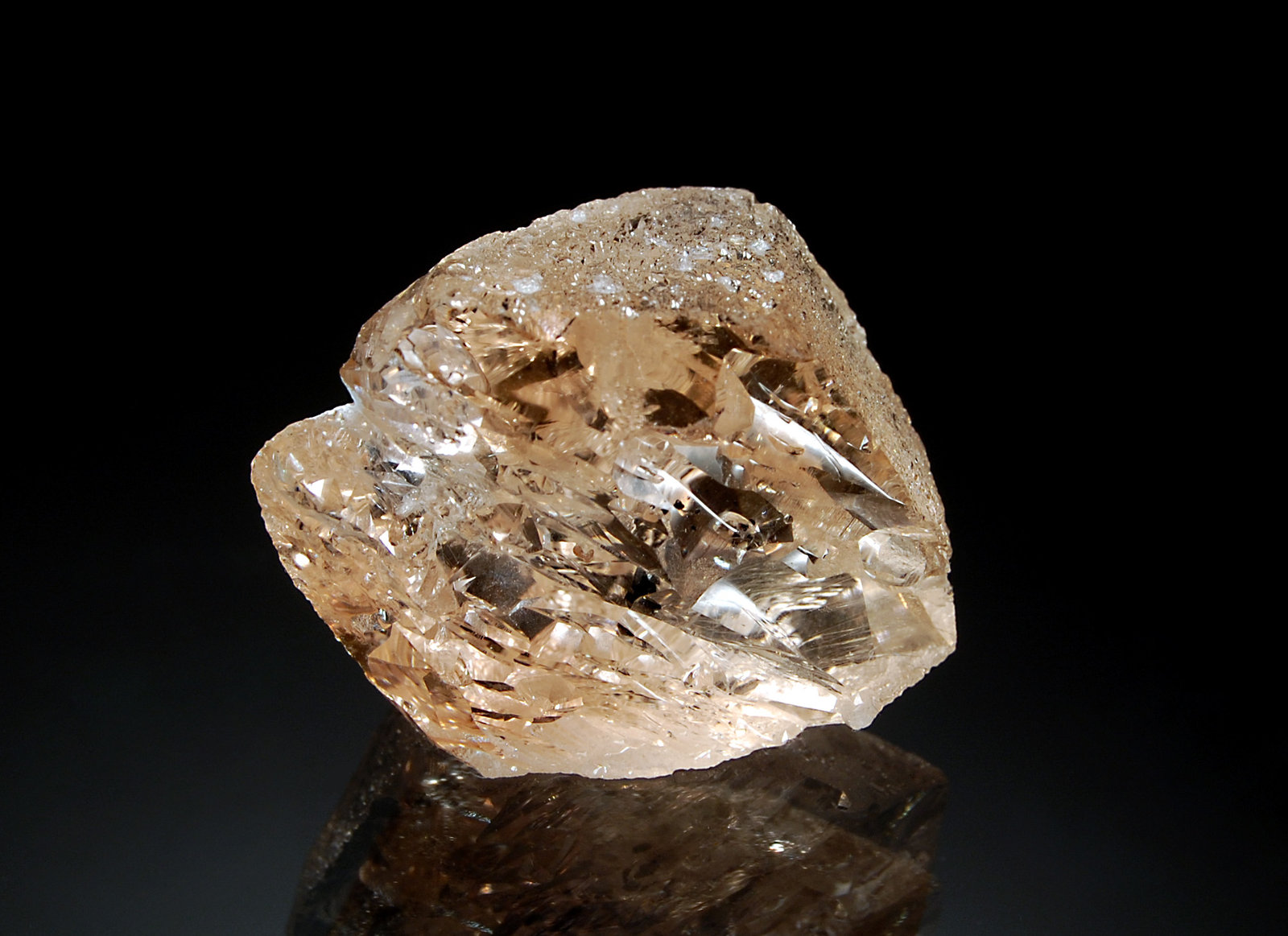 Topaz
2.7 x 3.3 cm
(Autor: Michael Shaw)