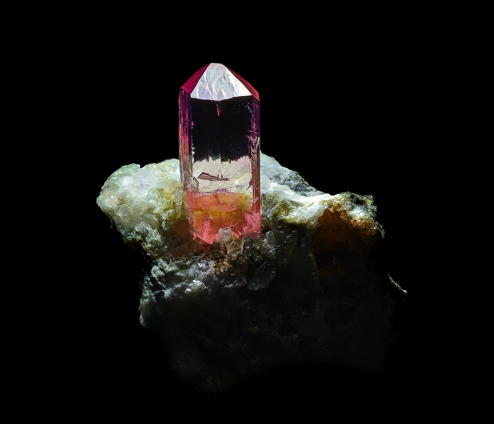 Topaz
3.5 x 4.0 cm
(Autor: am mizunaka)