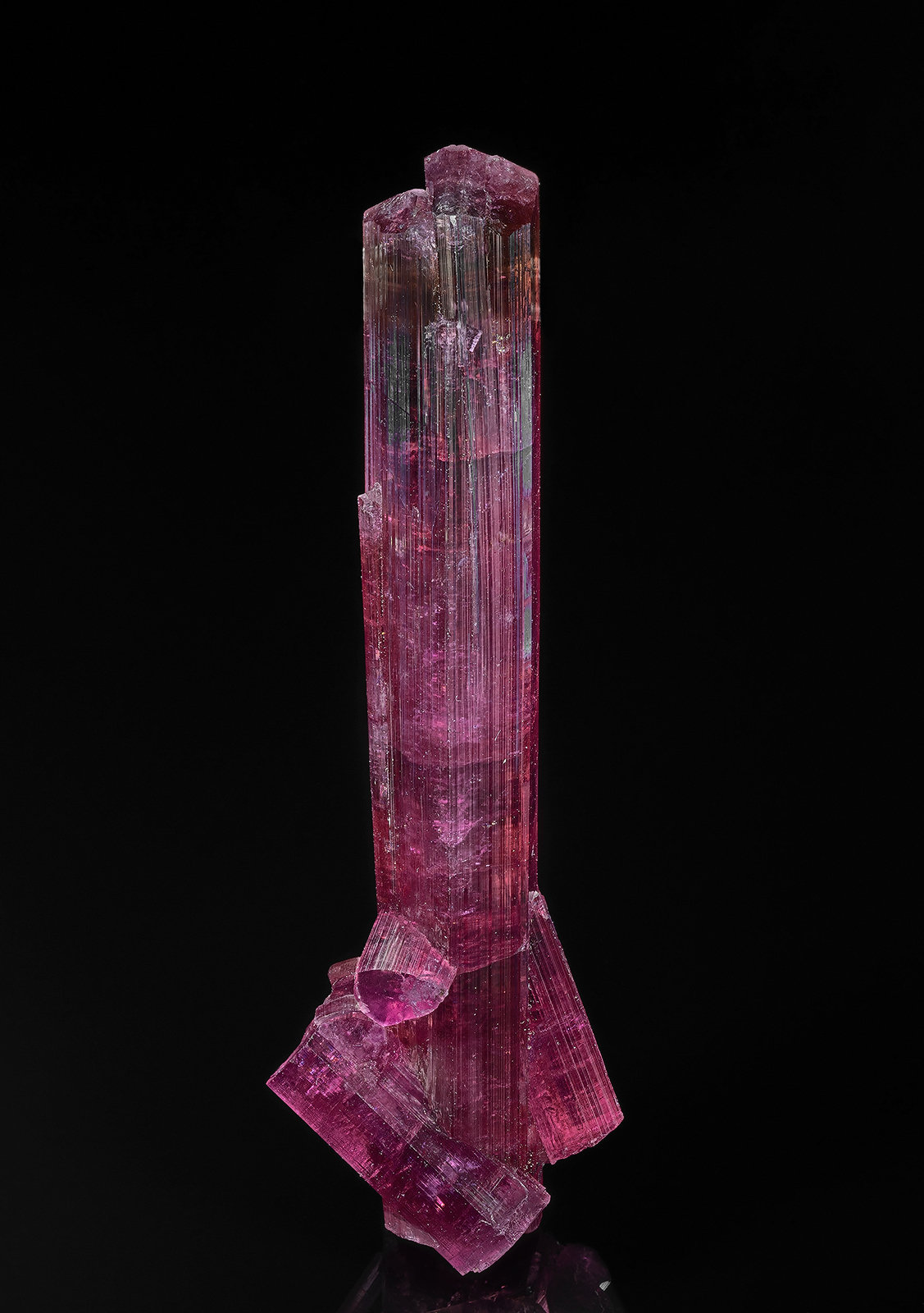 Elbaite (variety rubellite)
7.7 x 2.5 cm
(Autor: am mizunaka)