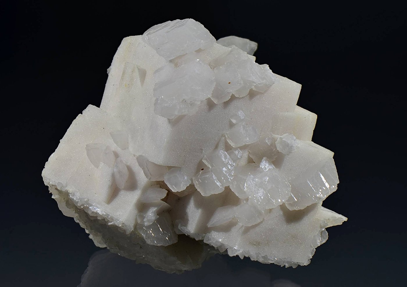 Calcite
8 x 7 x 7 cm.
(Autor: Martin Rich)