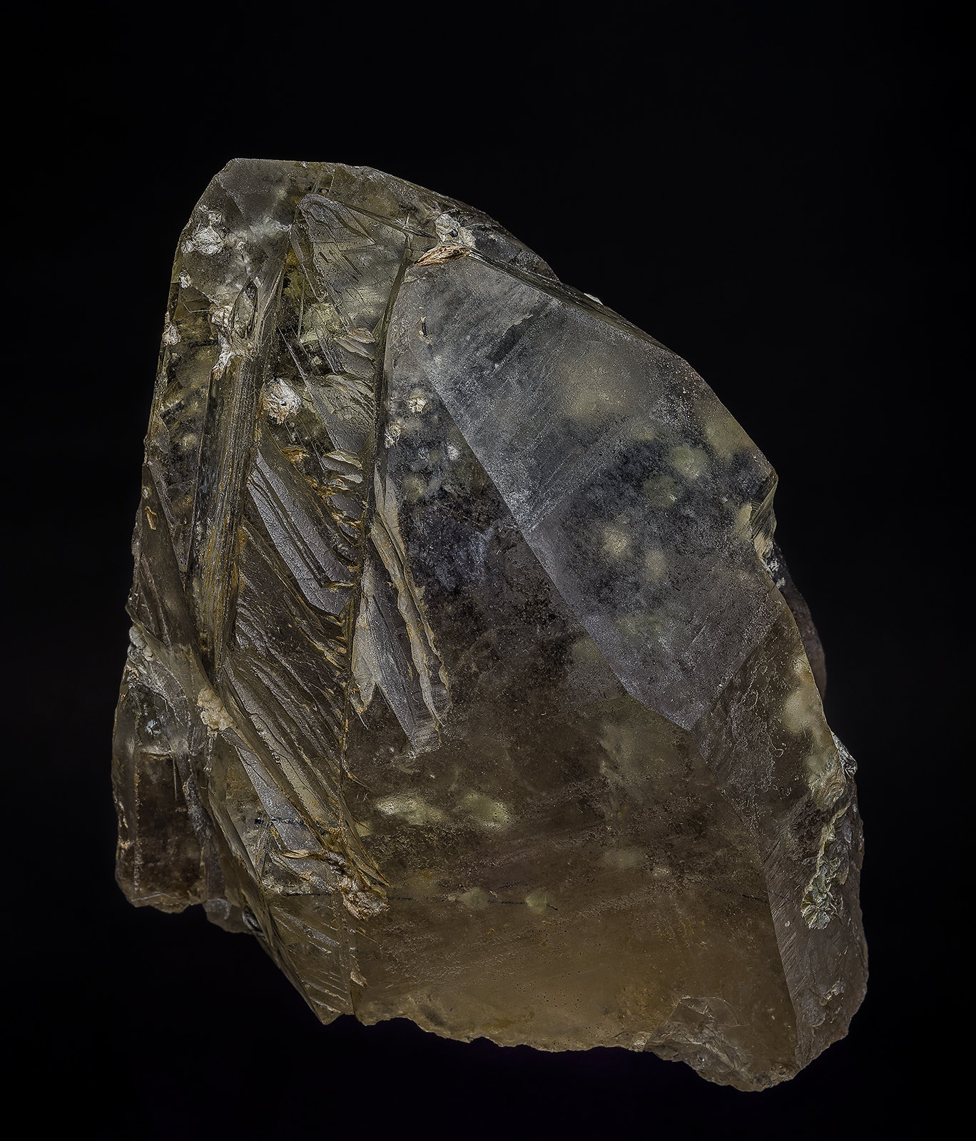 Quartz (variety smoky quartz)
8.8 x 9.4 cm
(Autor: am mizunaka)