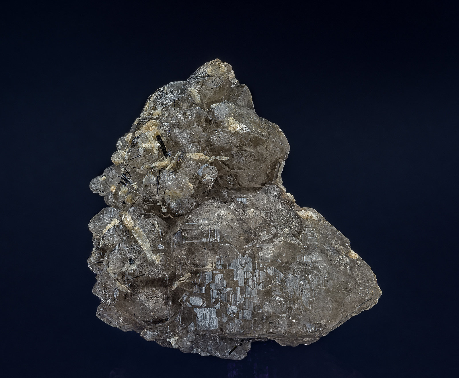 Quartz (var Smoky Quartz)
6.2 x 6.0 cm
(Autor: am mizunaka)
