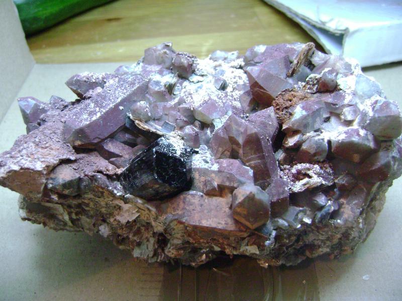 Tourmaline and Quartz
15 X 8 X 5  cm.
(Autor: ApitaAngel)
