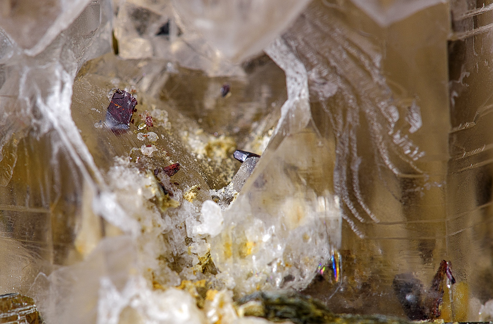 Quartz (variety smoky quartz), Rutile
(Autor: am mizunaka)