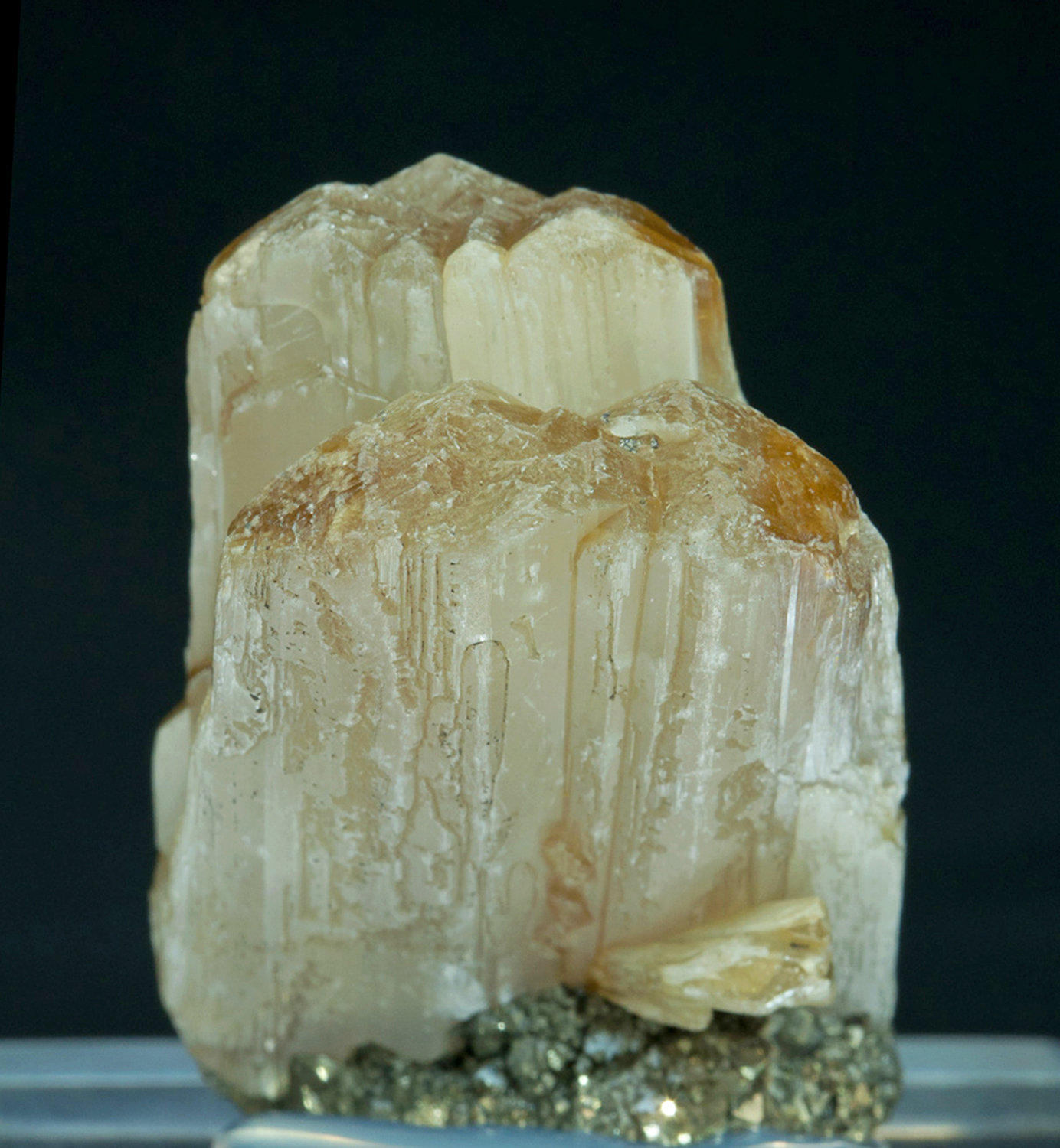 Valentinite with Pyrite
2.8 × 2.2 × 2 cm
(Autor: Jordi Fabre)