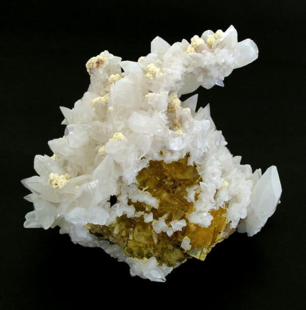 On a base of cubi<br />Moscona Mine