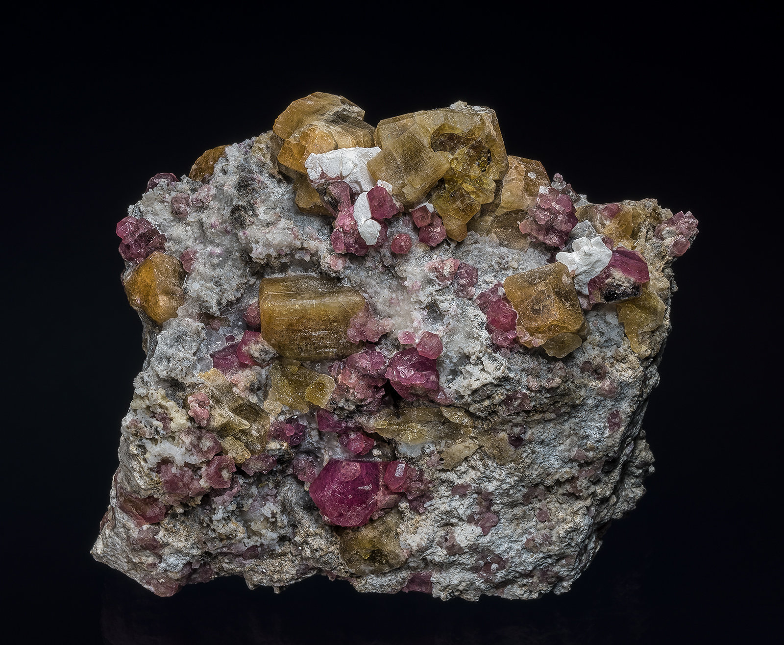 Vesuvianite, Grossular
7.5 x 6.8 cm
(Autor: am mizunaka)