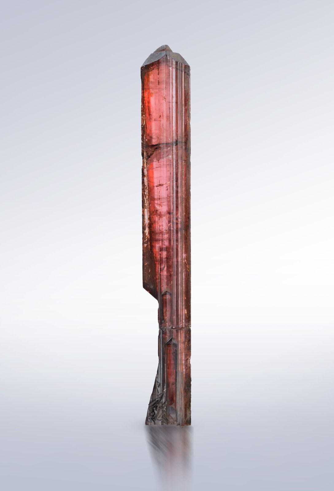Väyrynenite
1.5 x 0.5 x 9 cm / main crystal: 8.8 cm.
(Autor: MIM Museum)