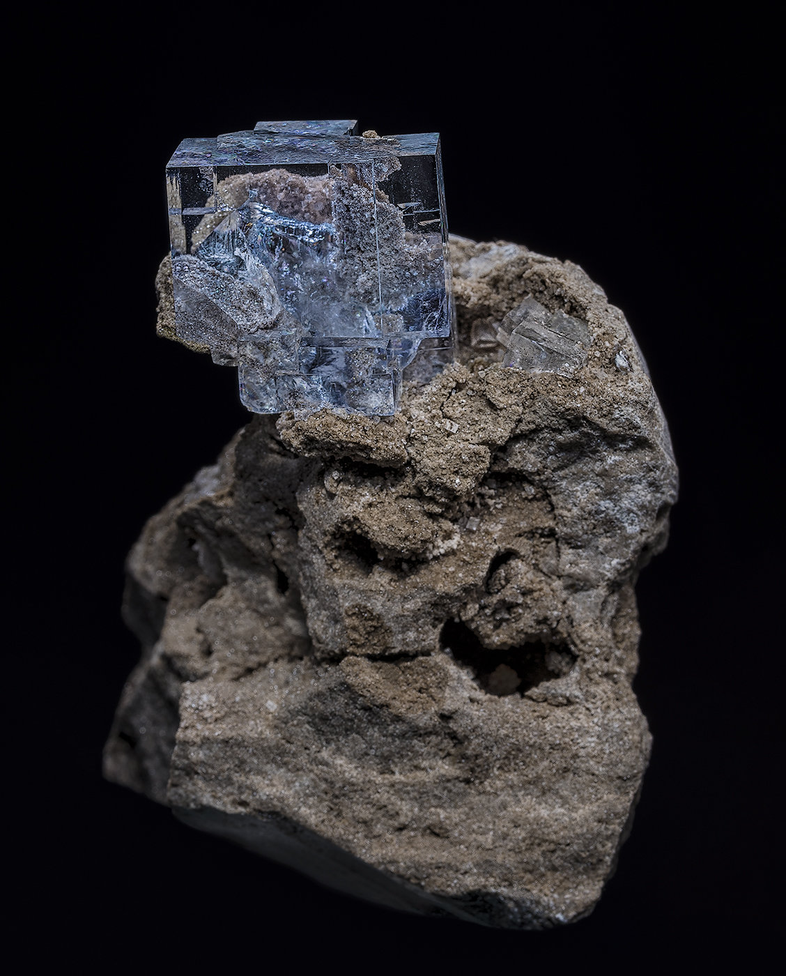 Fluorite
6.6 x 6.0 cm
(Autor: am mizunaka)
