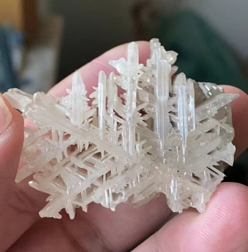Cerussite
5 x 3.8 x 2.7 cm
(Autor: xdxucn)