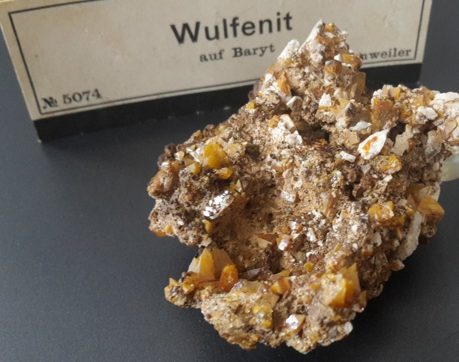 Wulfenite
Picture width: approx. 8 cm
(Autor: Andreas Gerstenberg)