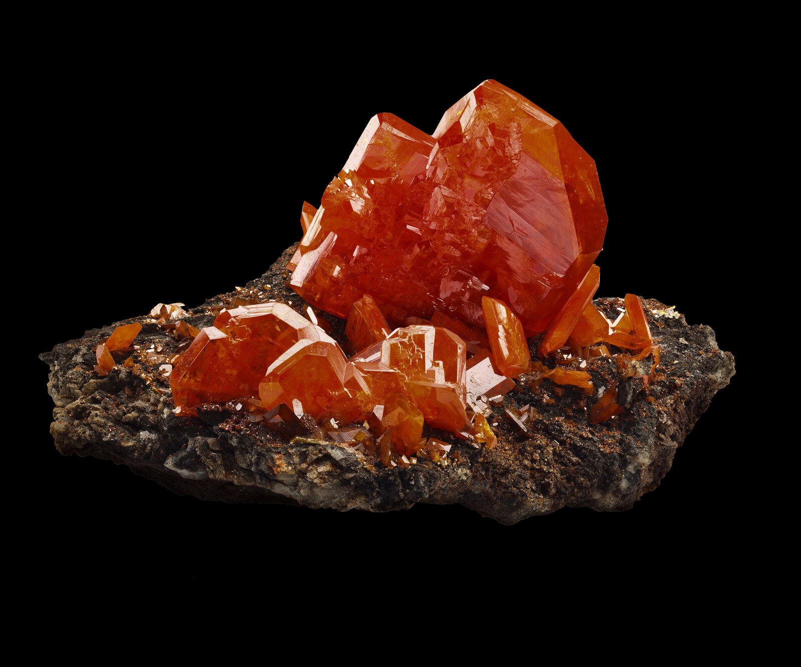 Wulfenite
Red Cloud Mine, Trigo Mountains, Silver mining District, La Paz County, Arizona, USA
7.5 x 6 x 5 cm / main crystal: 3.5 cm
(Autor: mim Museum)