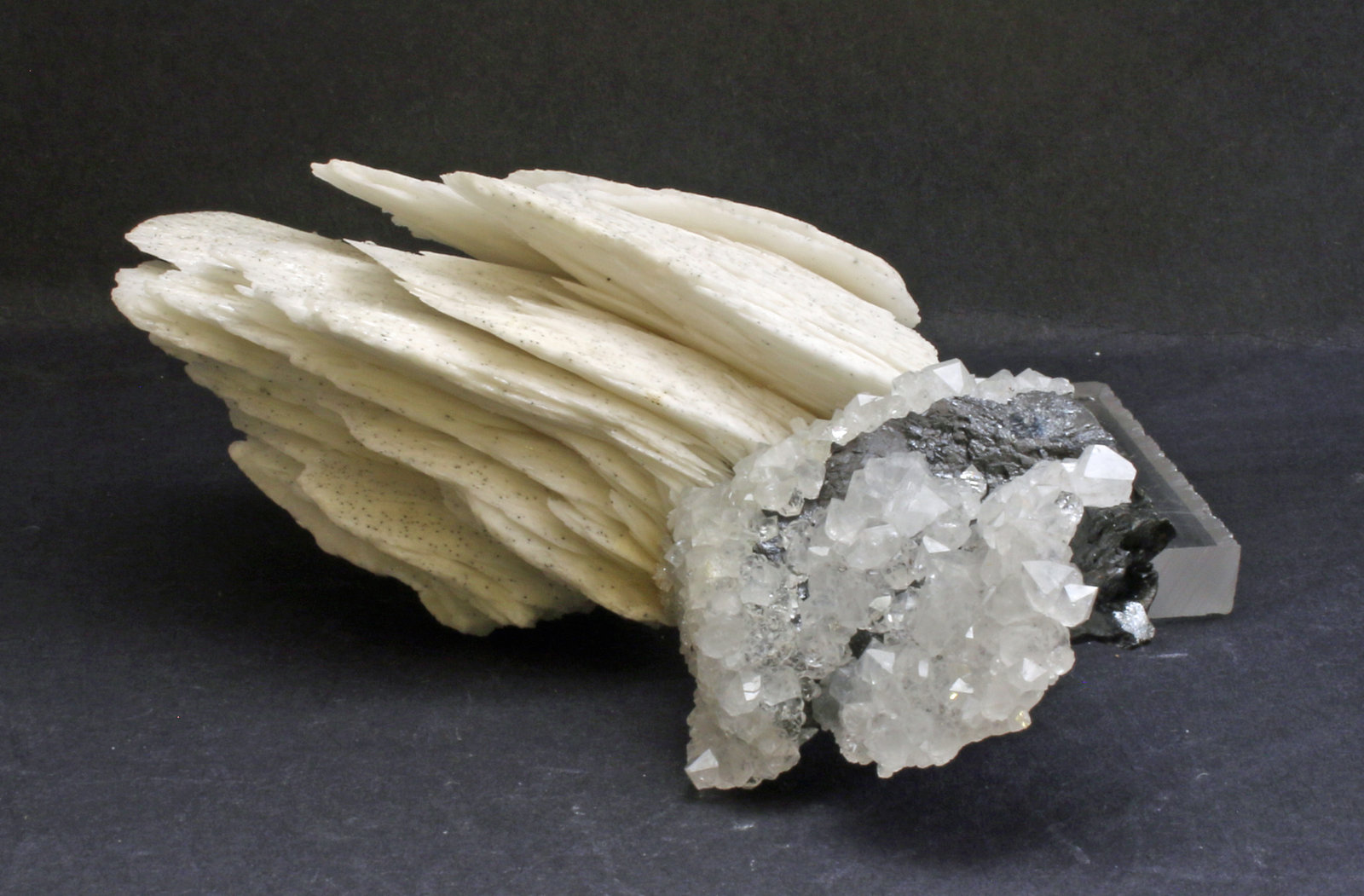 Baryte, Quartz, Sphalerite
10 x 4 x 5 cm
(Autor: James Catmur)