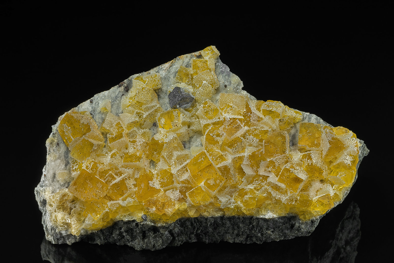 Fluorite, Quartz, Galena
11.3 x 7.2 cm
(Autor: am mizunaka)
