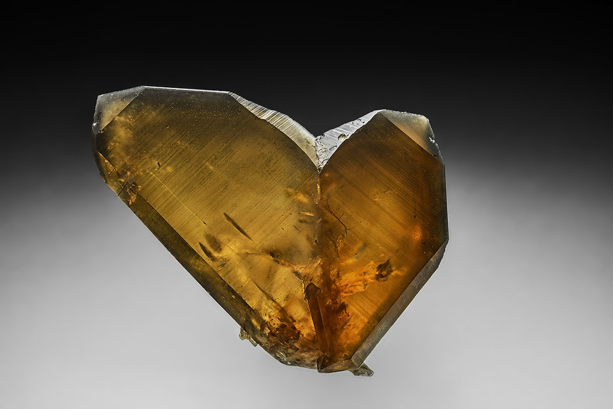 Quartz (variety citrine)
7.6 x 7.8 cm
(Autor: am mizunaka)