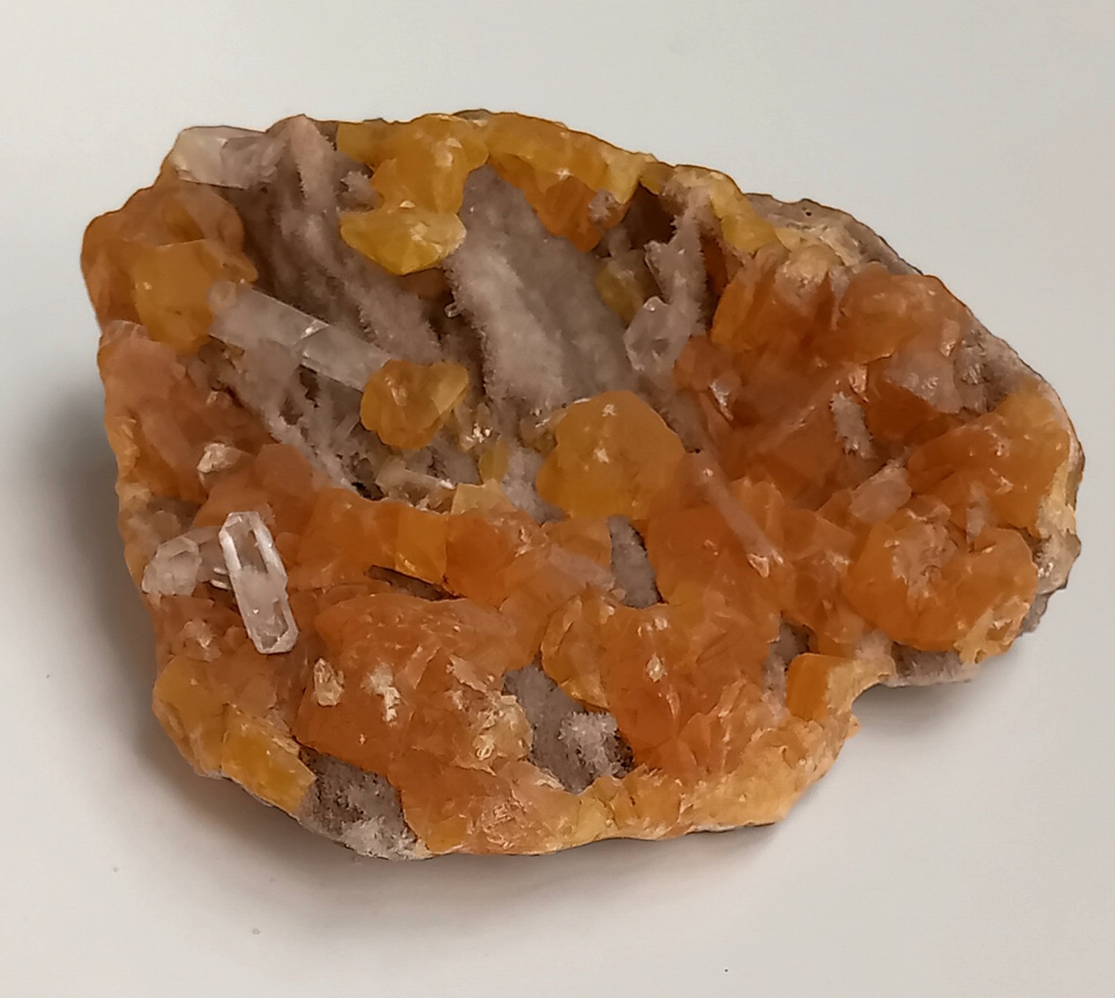 Sulphur, Celestine, Calcite
4x3x2 cm
(Autor: mineralenzo)