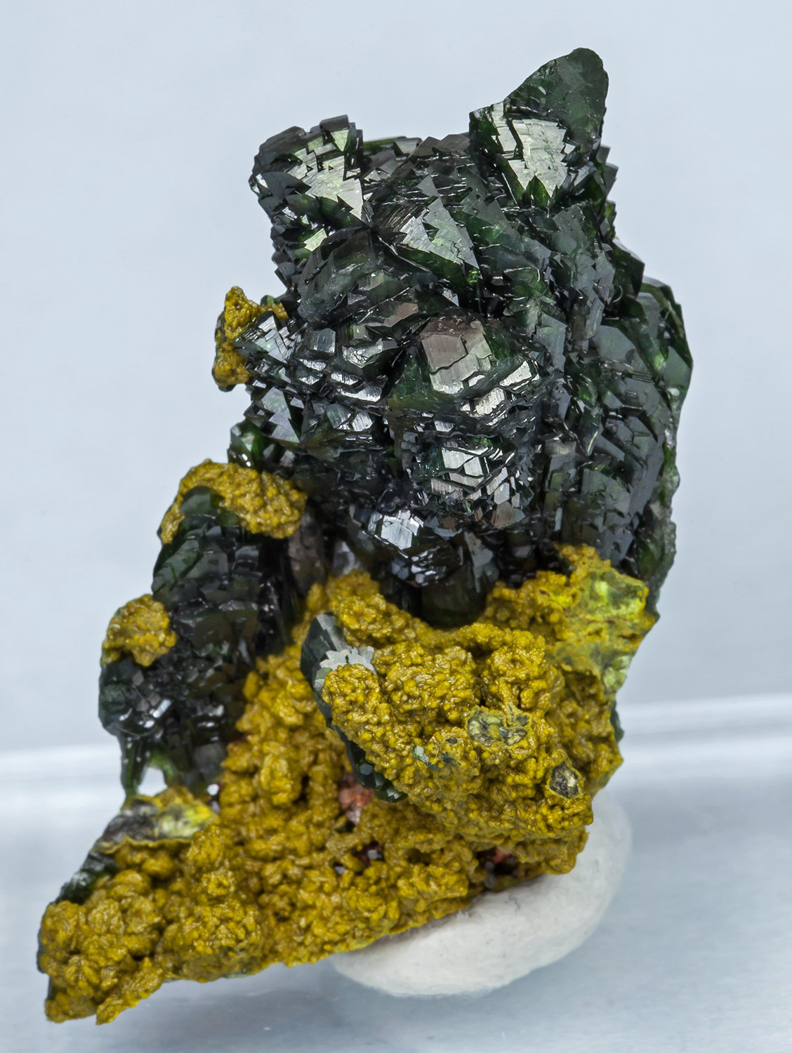 Zincolivenite and Gartrellite
4.1 × 2 × 1.3 cm
(Autor: Jordi Fabre)