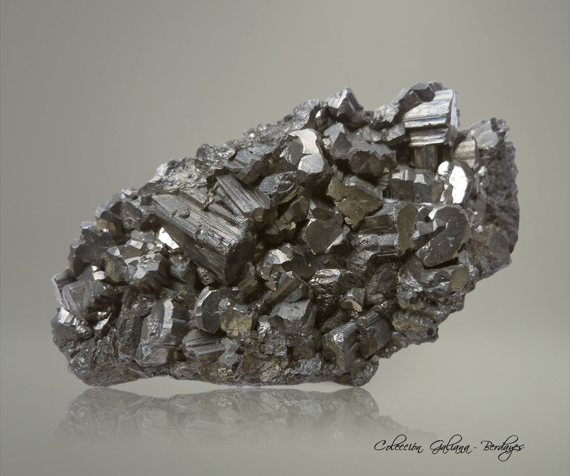 Bournonita
92 x 45 x 30 mm.
(Autor: Rafael Galiana)