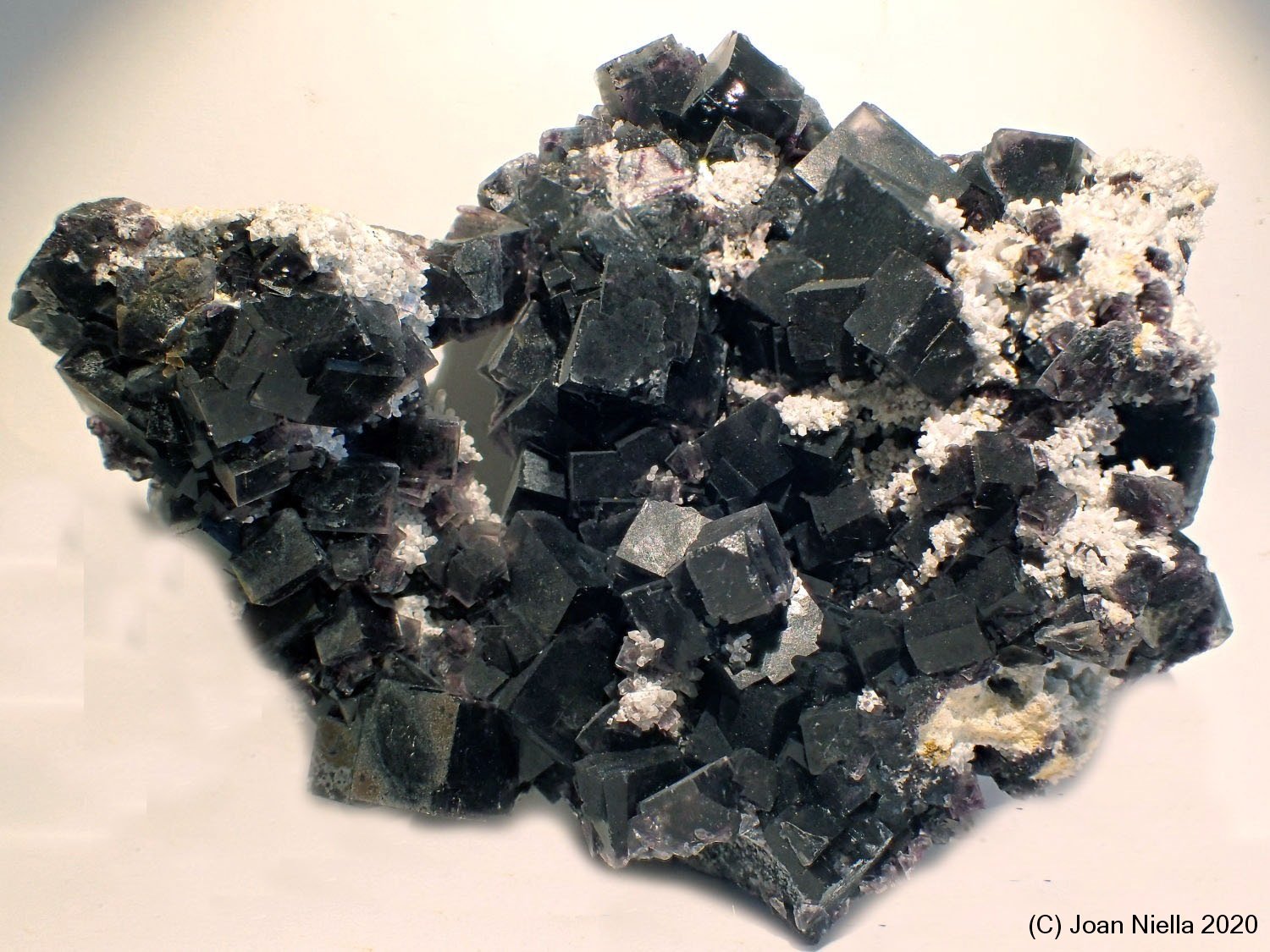 Fluorita
9 x 8 cm
(Autor: Joan Niella)