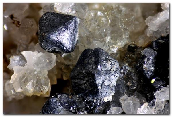 Galena
Encuadre 6 mm.
(Autor: Rafa Muñoz(mineralvarado))