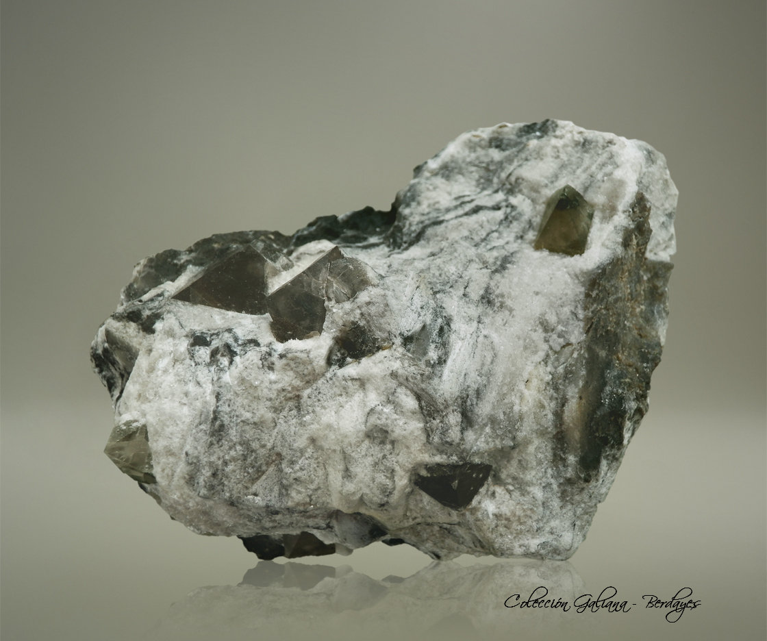 Dolomita (variedad teruelita)
86 x 63 x 33 mm
(Autor: Rafael Galiana)