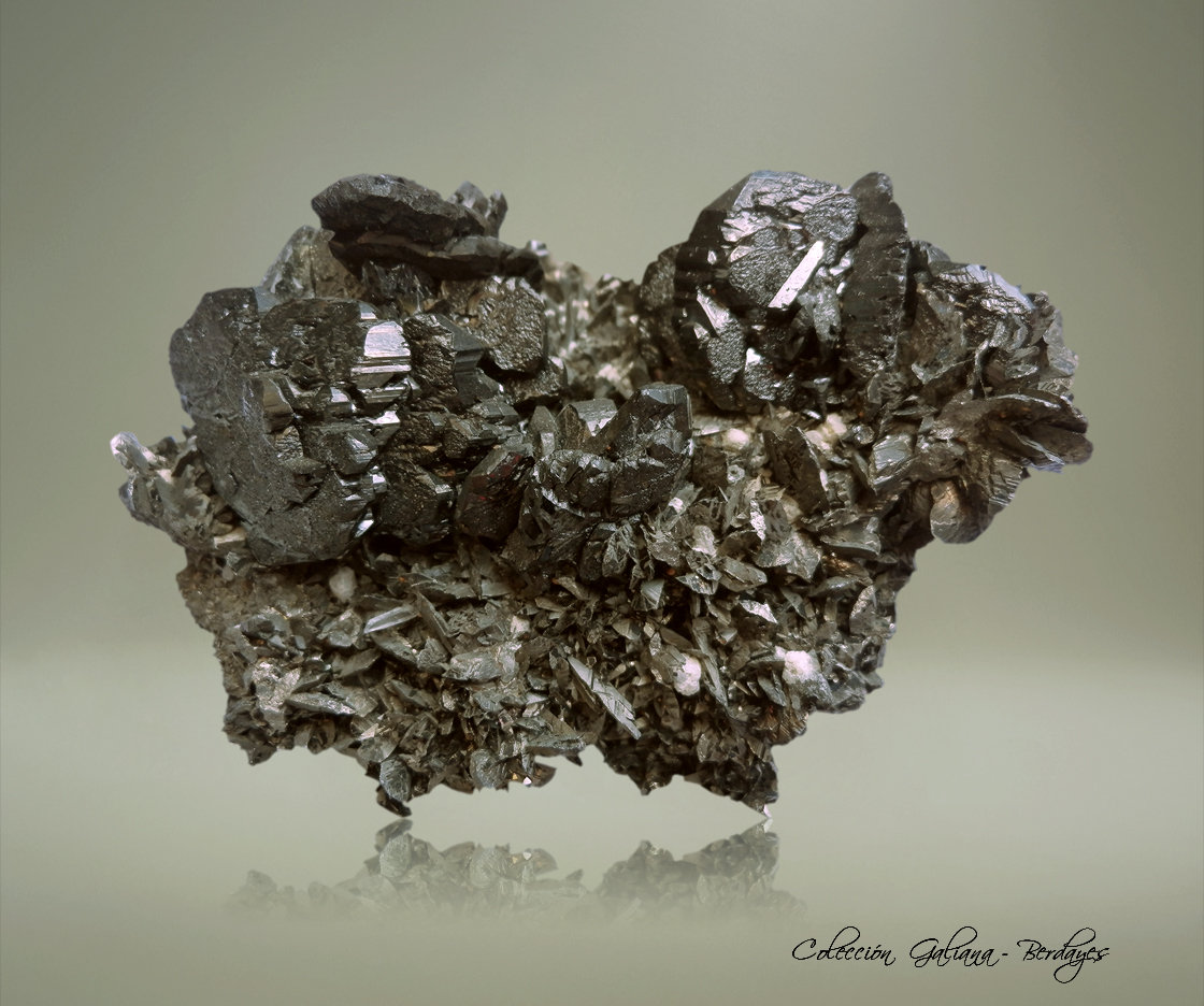 Ferberita
84 x 62 x 32 mm.
(Autor: Rafael Galiana)