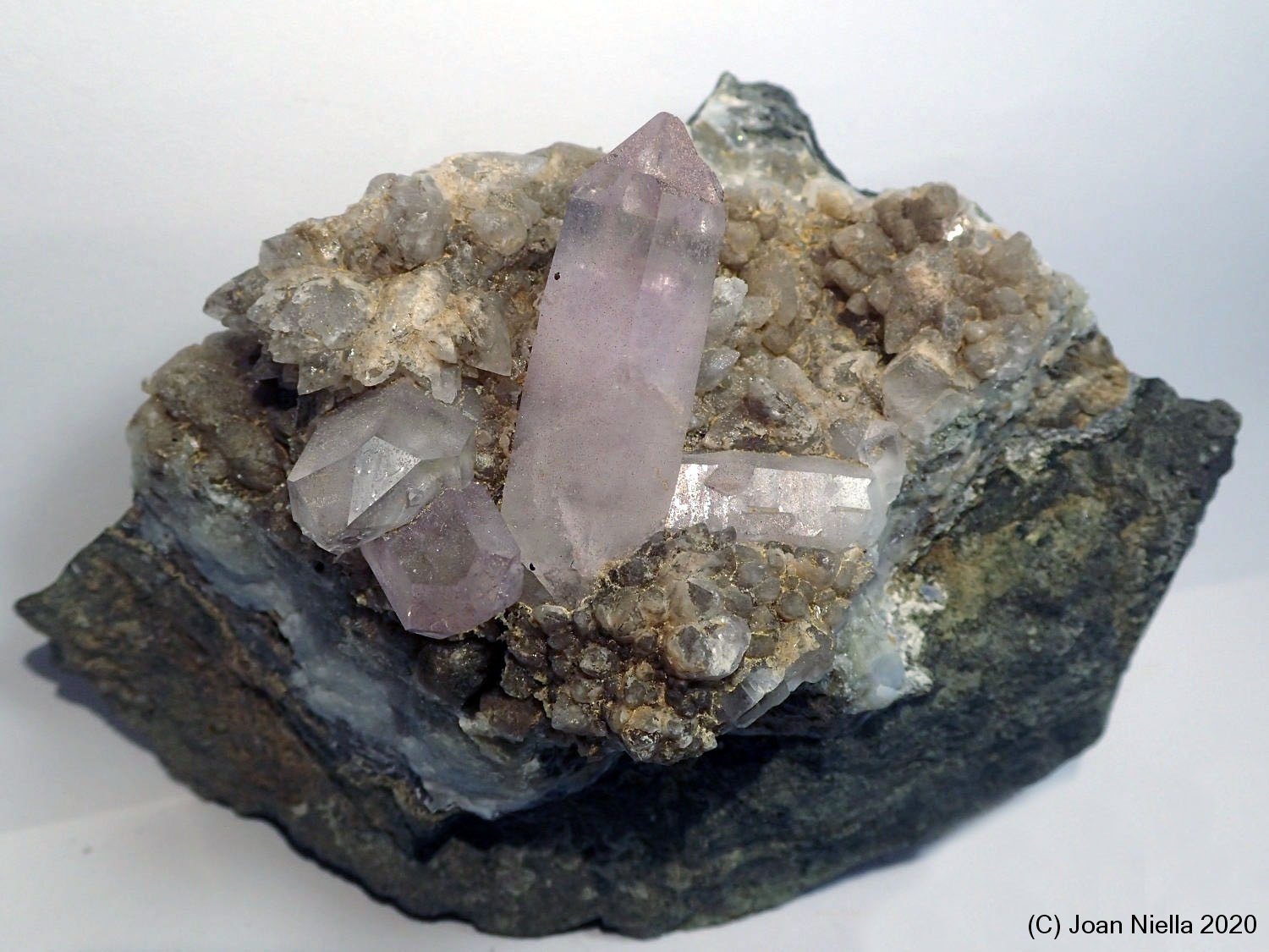 Cuarzo (variedad amatista)
10 x 6 cm
(Autor: Joan Niella)