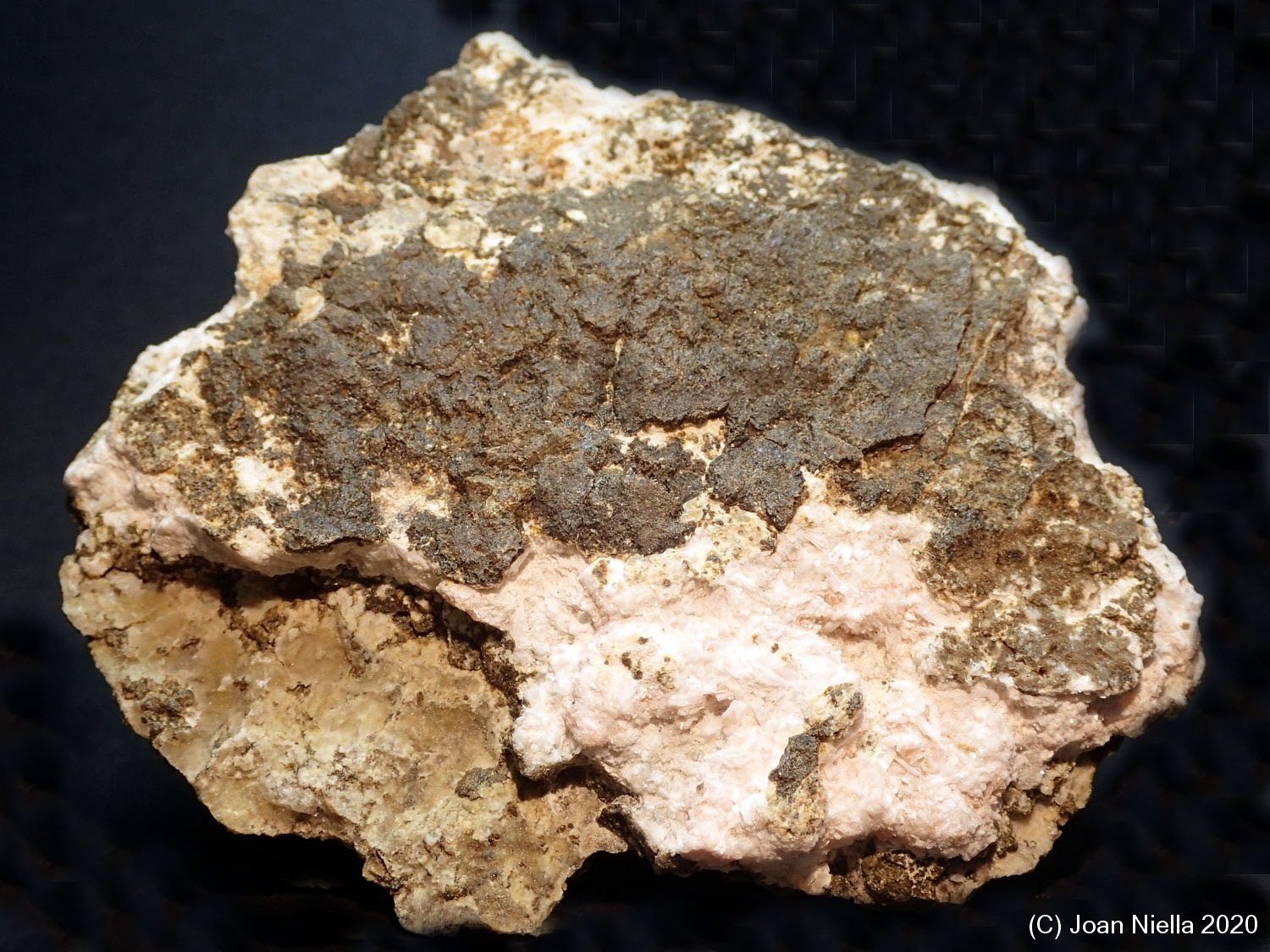 Laumontita
7 x 6 cm
(Autor: Joan Niella)