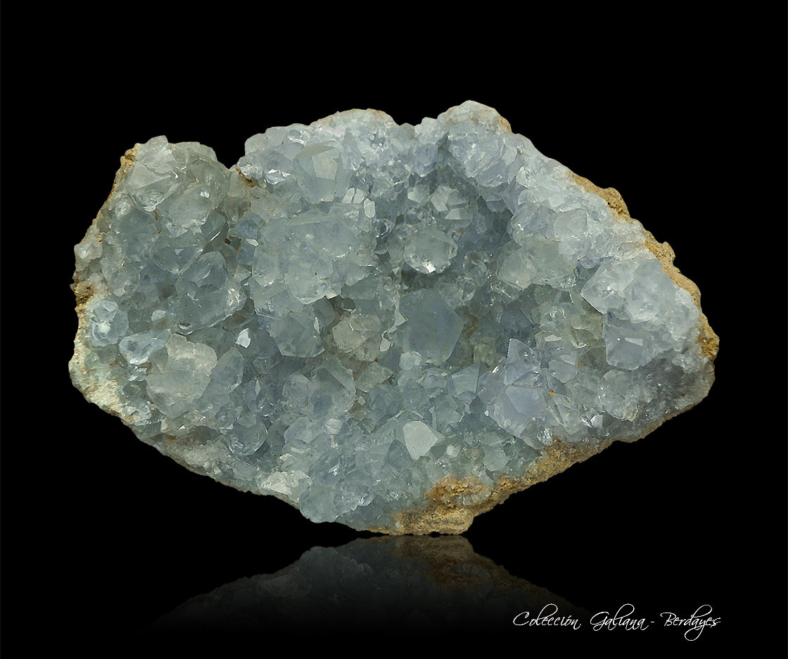 Celestina
96 x 54 x 60 mm.
(Autor: Rafael Galiana)