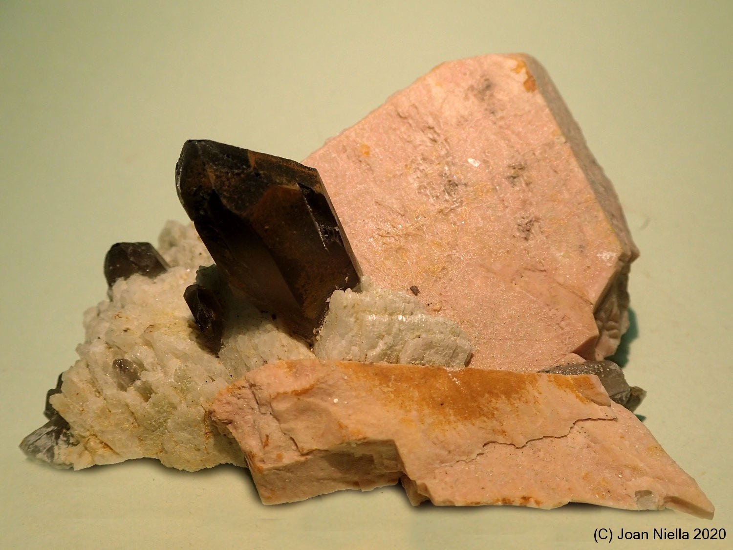Cuarzo (variedad ahumado)
7 x 7 cm
(Autor: Joan Niella)