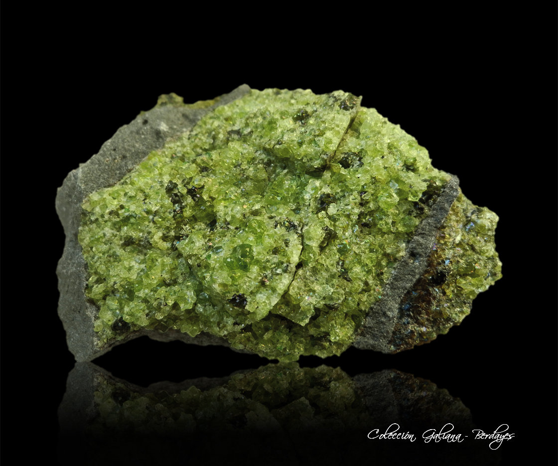 Forsterita (variedad peridoto)
100 x 65 x 64 mm.
(Autor: Rafael Galiana)