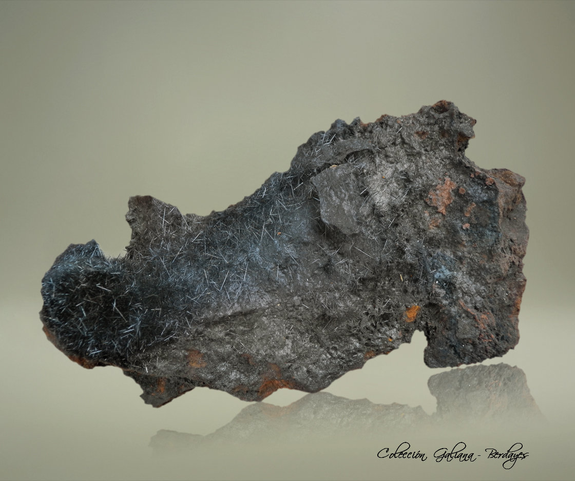 Pirolusita
126 x 64 x 38 mm.
(Autor: Rafael Galiana)
