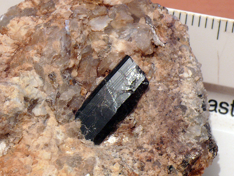 Chorlo (Grupo Turmalina)
Cristal sobre 12mm x 6mm x 4mm
(Autor: Javier MC)