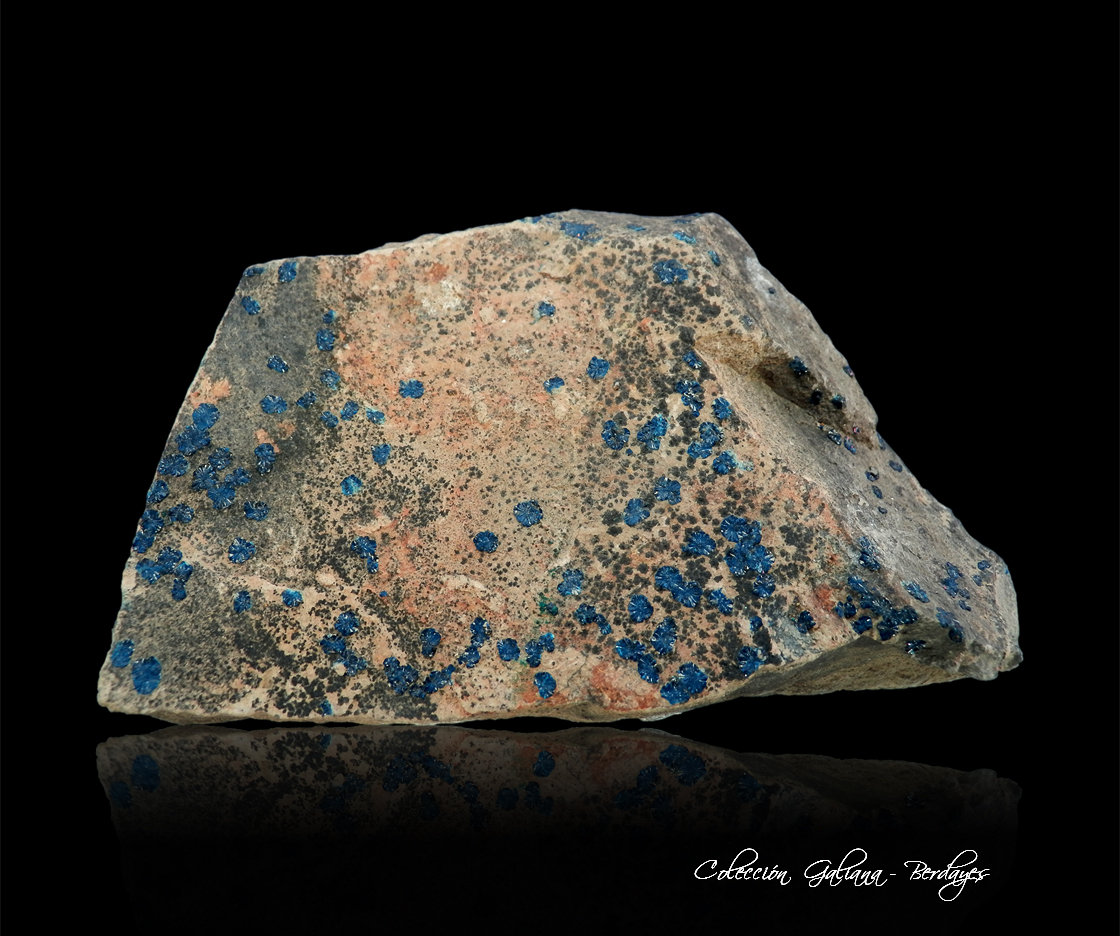 Cornetita
91 x 60 x 27 mm.
(Autor: Rafael Galiana)