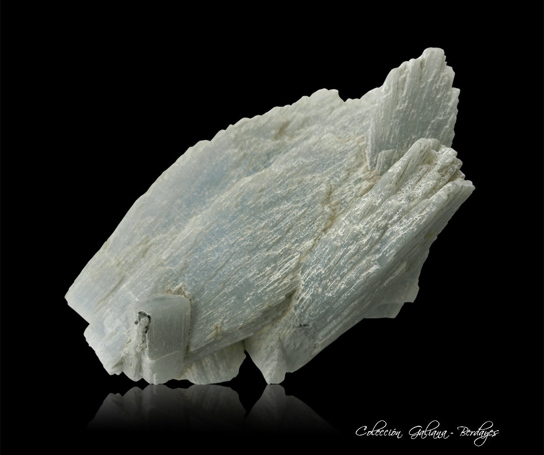 Anhidrita
98 x 66 x 52 mm
(Autor: Rafael Galiana)