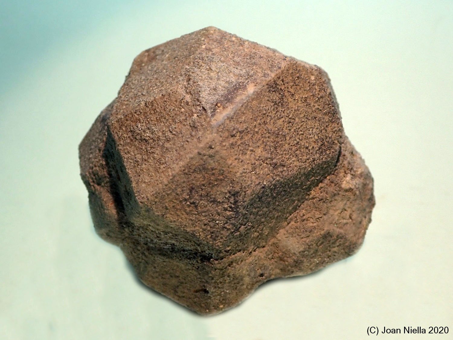 Leucita
45x45 mm
(Autor: Joan Niella)