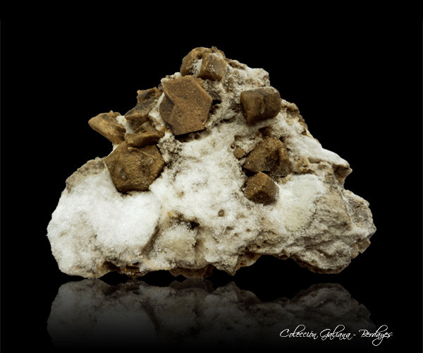 Magnesita
98 x 69 x 41 mm.
(Autor: Rafael Galiana)