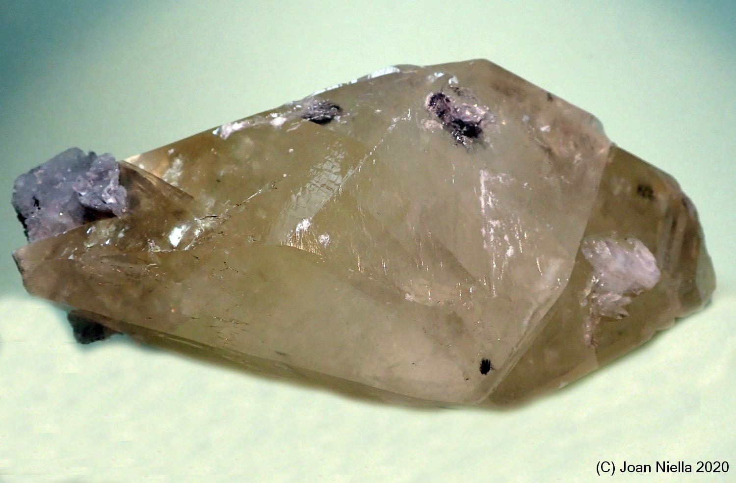 Calcita
120x70 mm
(Autor: Joan Niella)