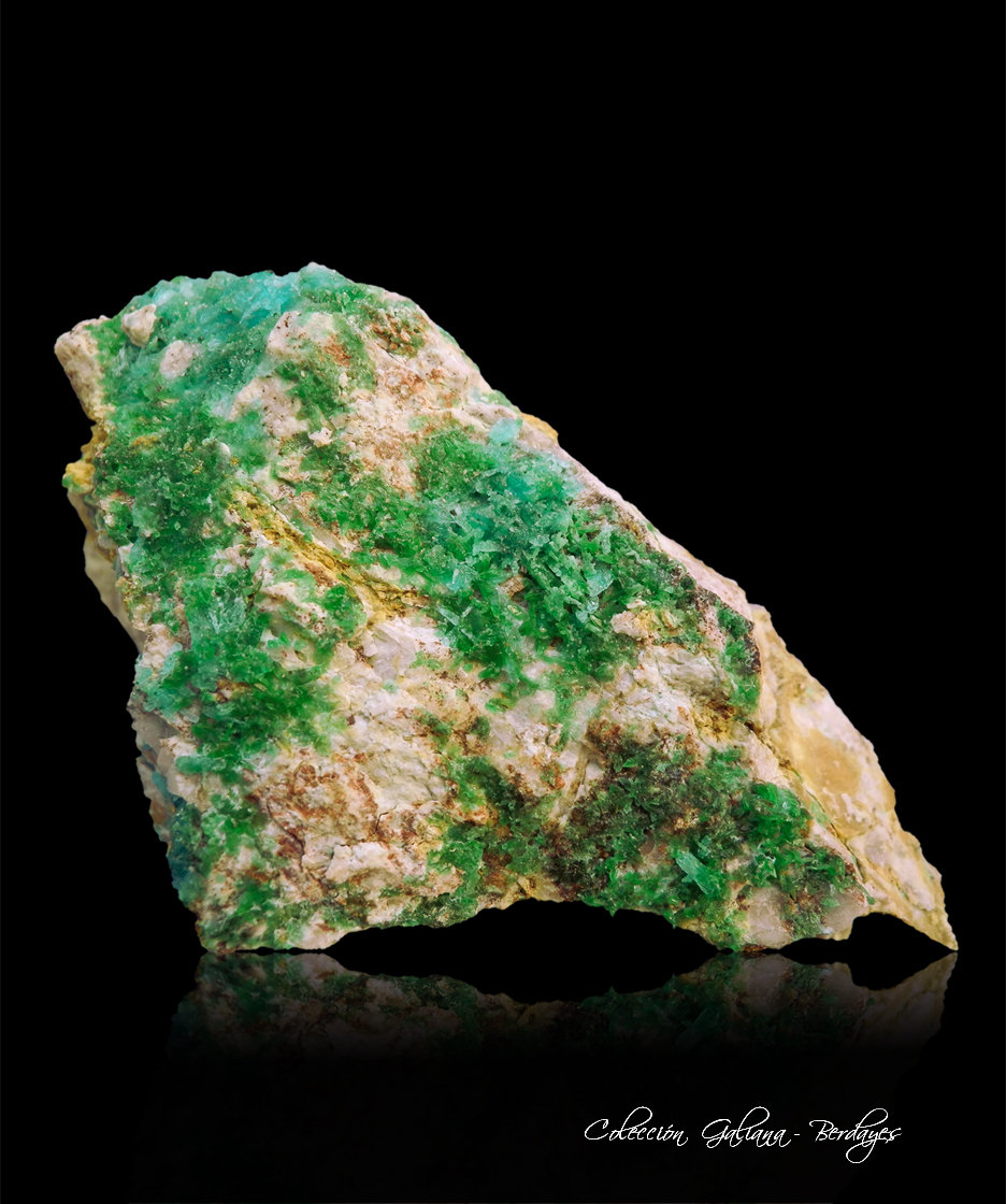 Natrocalcocita
81 x 43 x 36 mm
(Autor: Rafael Galiana)