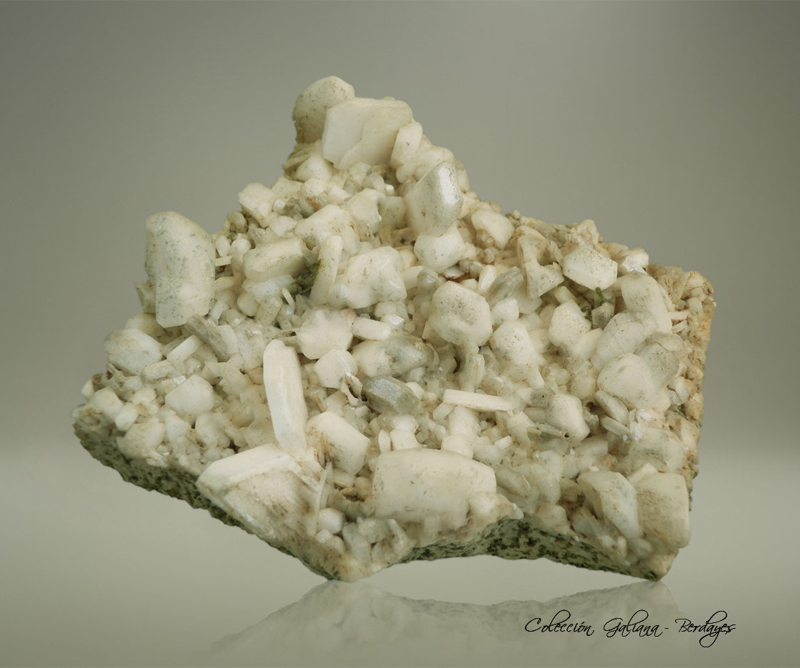 Albita (variedad periclina)
99 x 86 x 38 mm.
(Autor: Rafael Galiana)