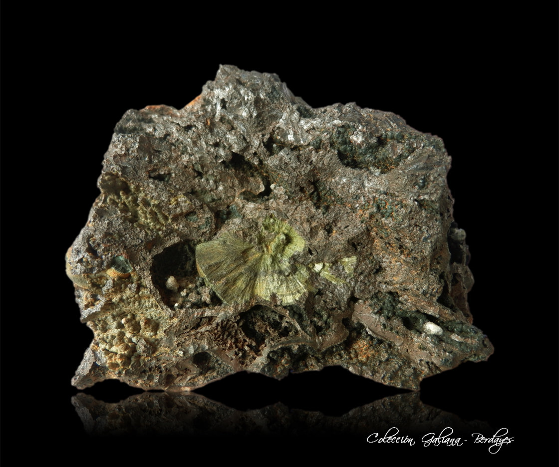 Dufrenita
72 x 52 x 47 mm.
(Autor: Rafael Galiana)