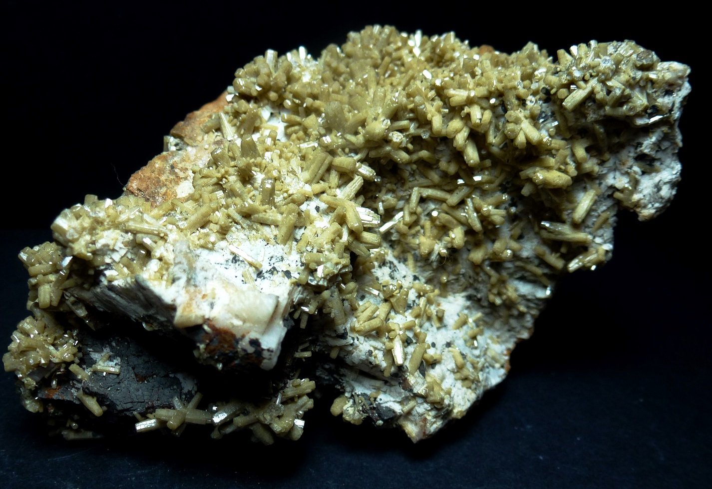 Vanadinita (variedad vanadinita arsenical), Mottramita
8 x 5 cm.
(Autor: javier ruiz martin)