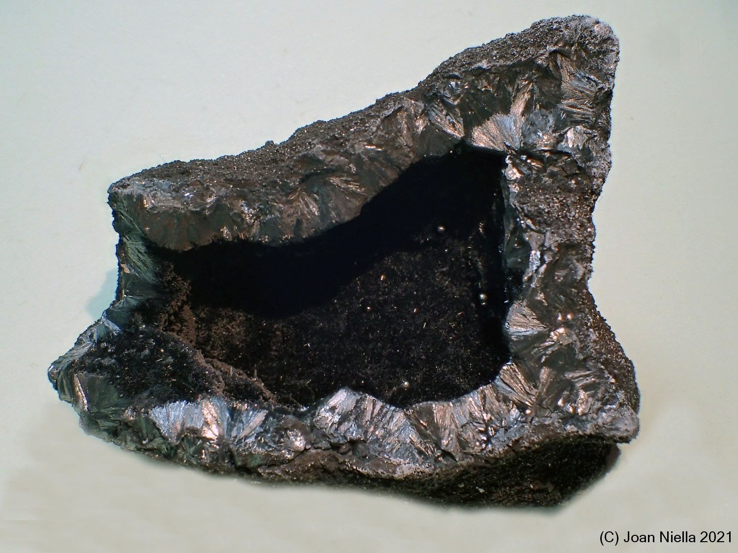 Pirolusita
65x50 mm
(Autor: Joan Niella)