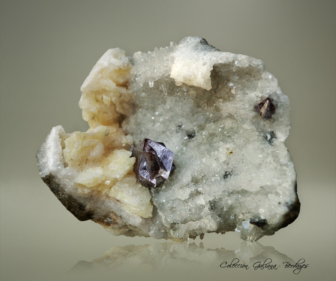 Cinabrio
60 x 54 x 38 mm
(Autor: Rafael Galiana)
